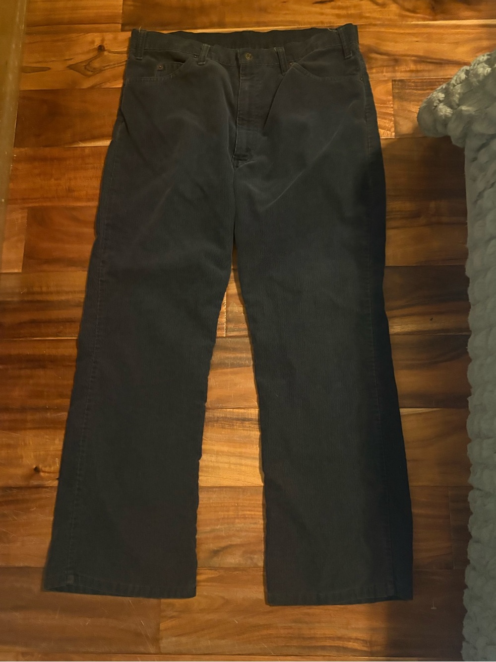 Vintage Levi’s 517 Boot Cut Corduroy Pants USA Made Navy W36 L30 (723)